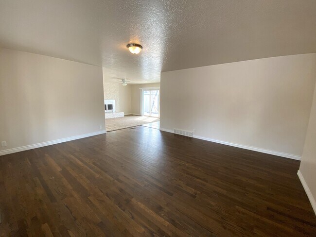 Building Photo - 616 E 5600 S