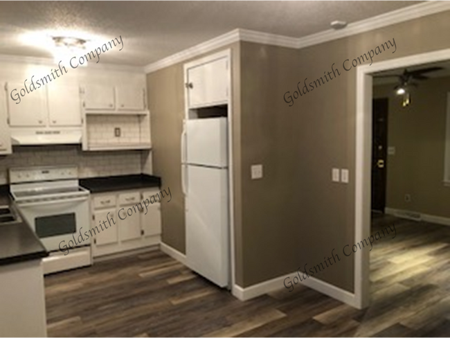 Foto del edificio - 706 South E Street-Available Soon in Easley!