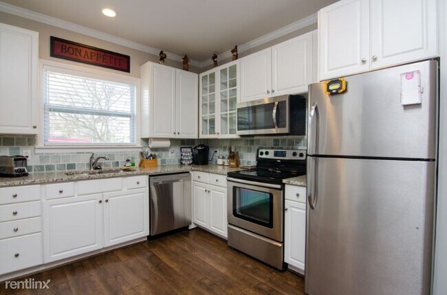 Building Photo - 2 br, 2 bath Townhome - 421 Eddy Ln A Unit A
