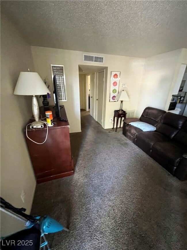 Foto del edificio - 1388 E Desert Inn Rd