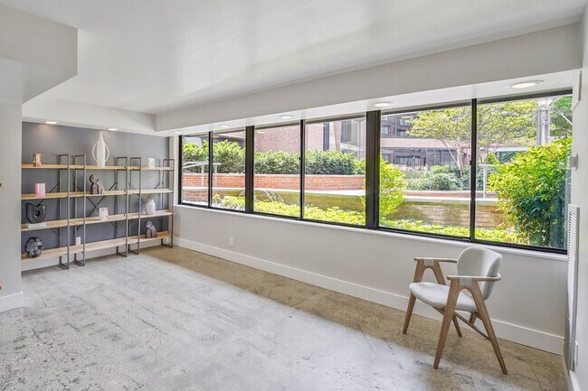 Foto del edificio - 1111 30th St NW