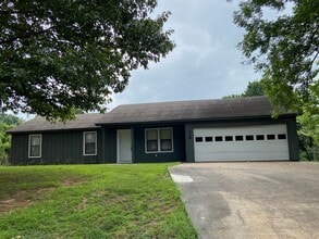 Building Photo - 728 Pisgah Rd