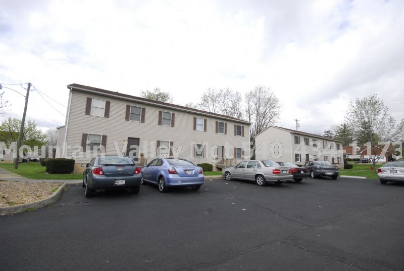 Building Photo - 541 Roosevelt St