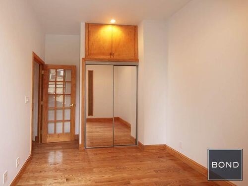 Building Photo - 201 W 76th St