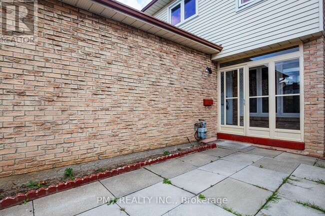 Building Photo - 26 Granada Crescent