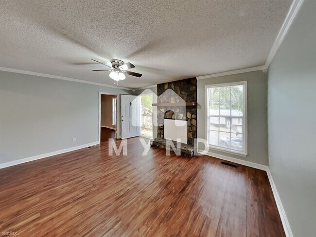 Building Photo - 3 br, 2 bath House - 2640 Laburnum Dr