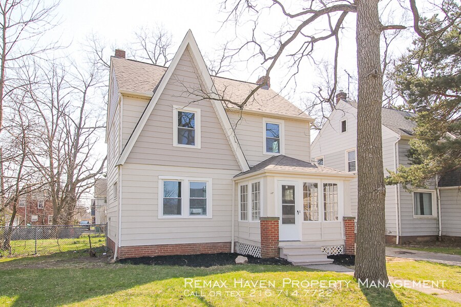 Primary Photo - 20608 Franklin Rd