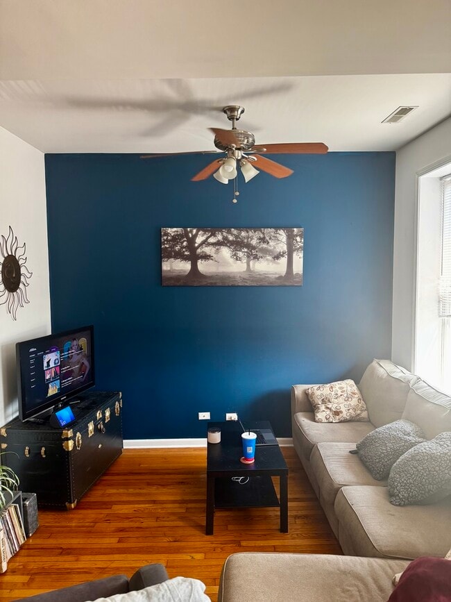 Foto del edificio - 948 W Addison St