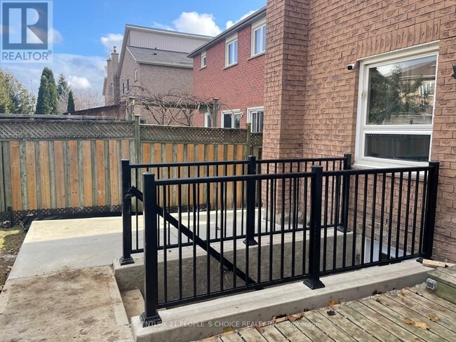 Building Photo - 319 Barber Dr