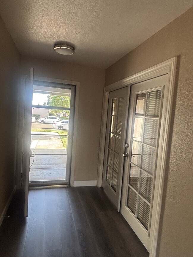 Foto del edificio - Riverbank 3 Bedroom 2 Bathroom Home