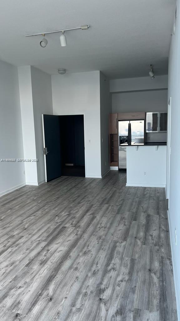 Foto del edificio - 335 S Biscayne Blvd