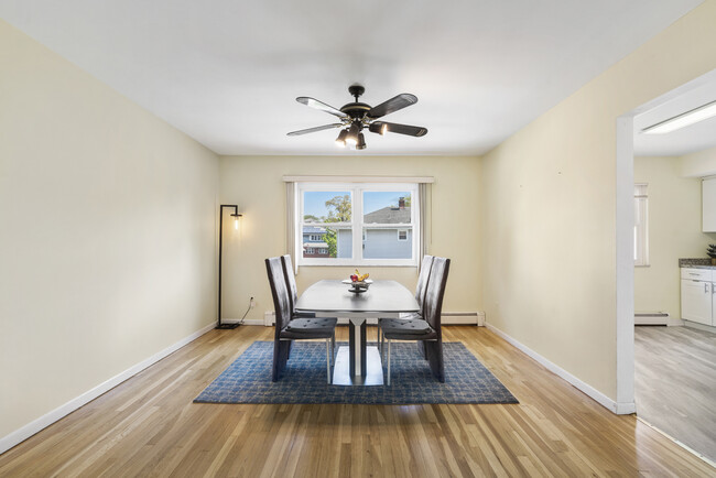 Sunny dining room - 1514 8th St