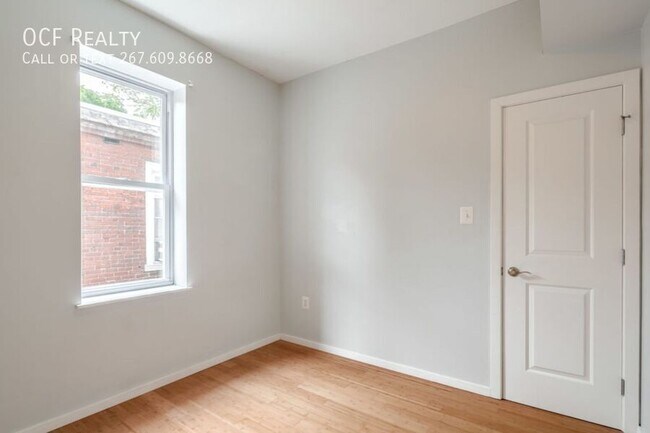 Building Photo - 5035 Walton Ave