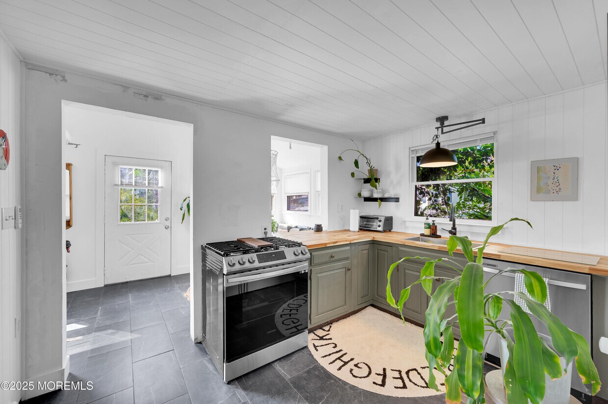 Foto principal - 638 Parkside Ave