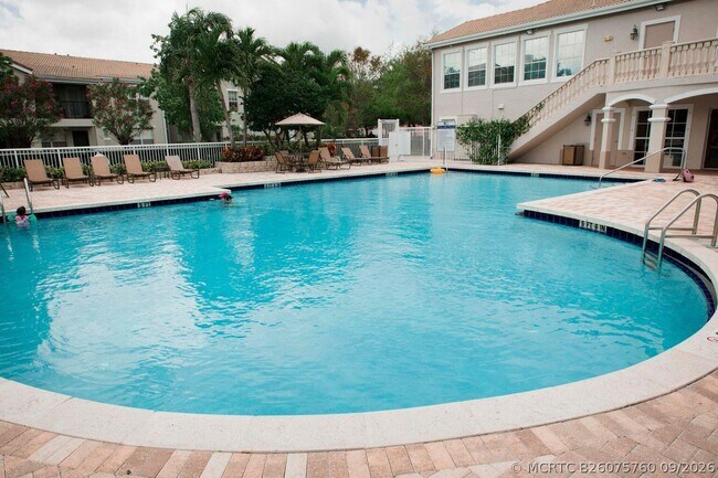 Foto del edificio - 156 SW Peacock Blvd