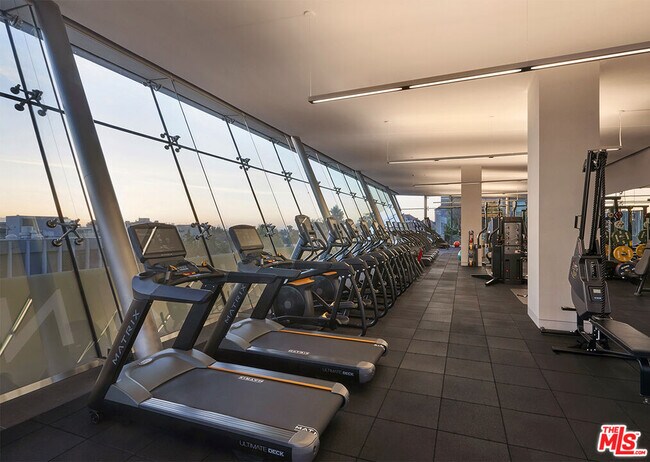 Foto del edificio - 10000 Santa Monica Blvd