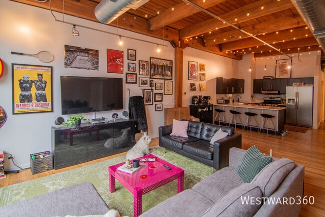 Foto del edificio - 1017 W Washington Blvd