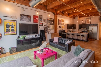 Building Photo - 1017 W Washington Blvd