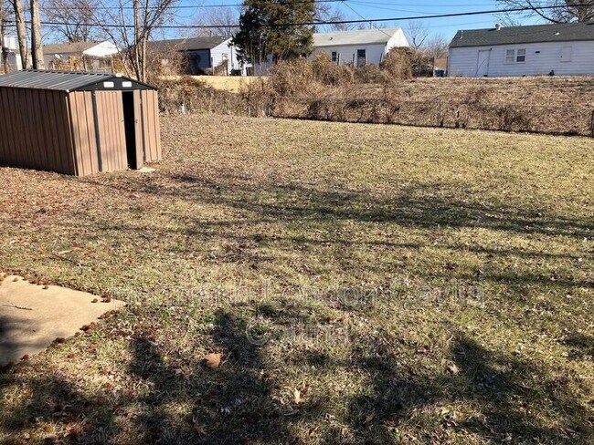 Building Photo - 9850 Dennis Dr