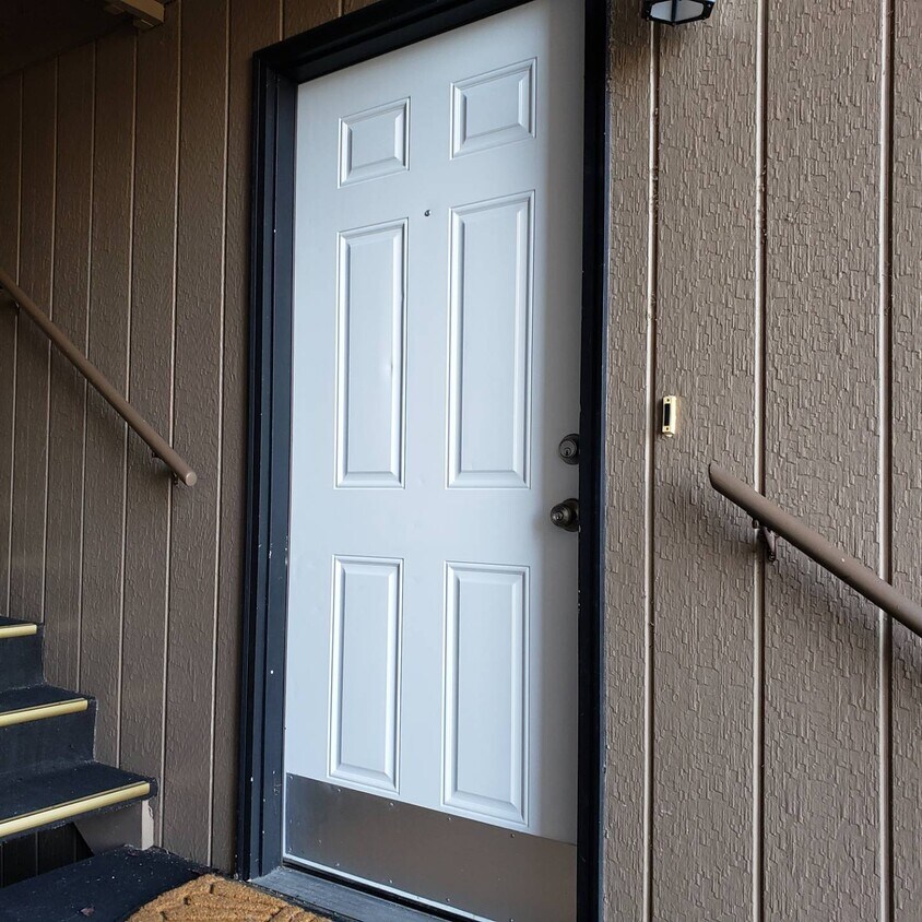 Foto principal - 6866 E Maplewood Ave