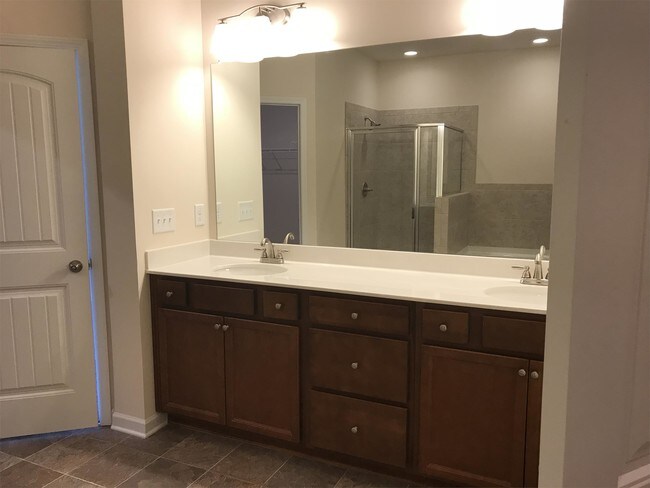 Foto del edificio - 267 Coolwater Ln SE