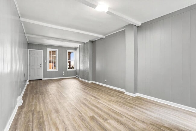 Building Photo - 326 Rusling St