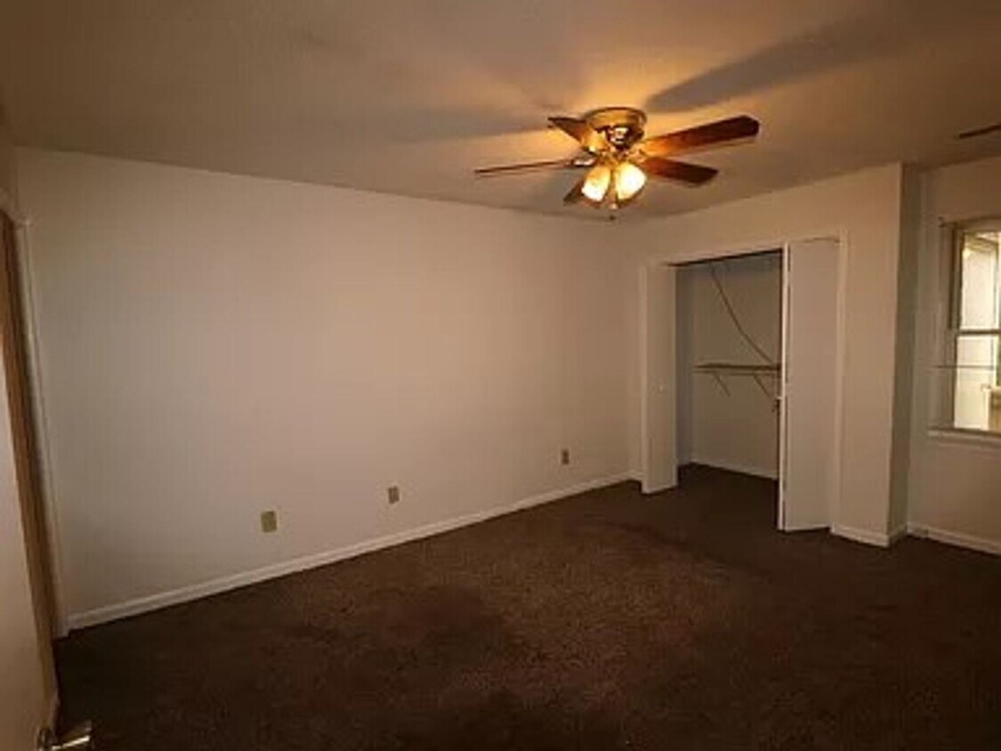 Foto del edificio - 3 bedrooms, 2 bath one level town-home wit...
