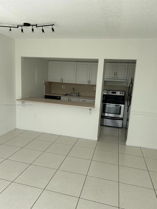 Building Photo - 17500 NW 68th Ave