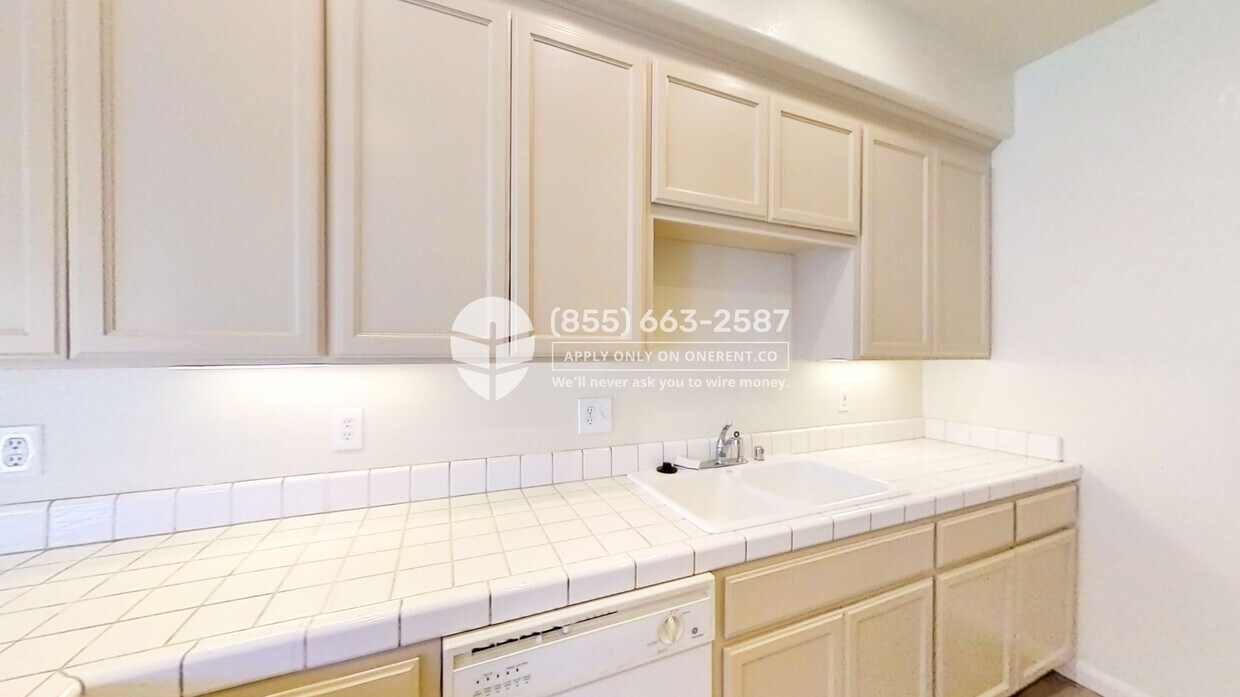 Primary Photo - 720 San Vicente Dr