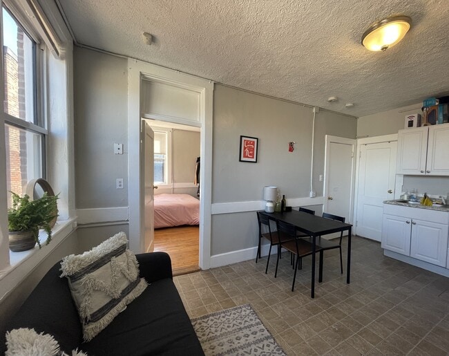 Foto del edificio - 159 Endicott St