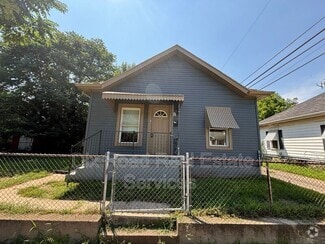 Building Photo - 704 Cleveland St