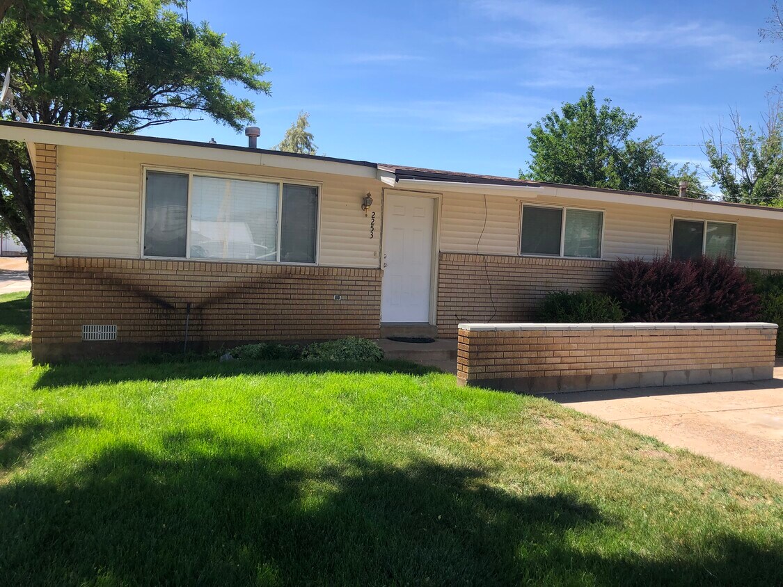 2253 S 3500 W, Ogden, UT 84401 Townhome Rentals in Ogden UT