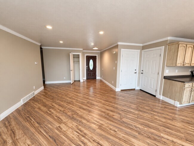 Foto del edificio - 305 N Appleview Dr
