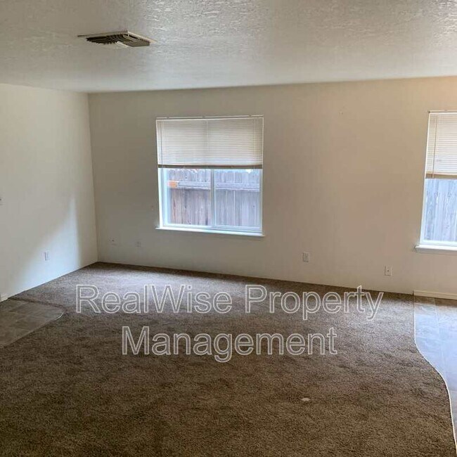 Foto del edificio - 1636 Leonard Rd