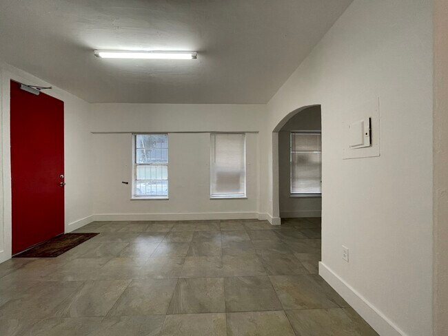 Foto del edificio - 2701 NW 1st Ave