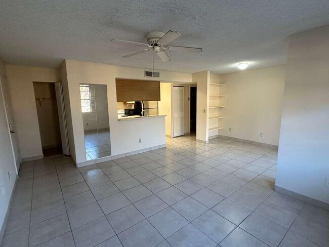 Building Photo - 1239 SW 46th Ave