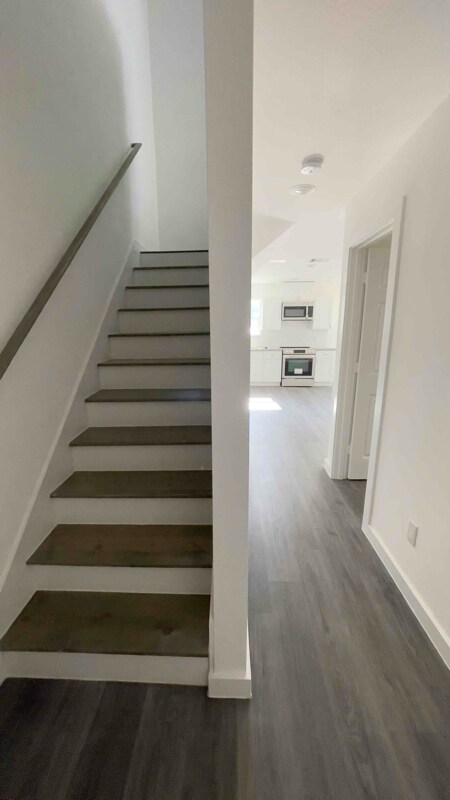 Foto del edificio - 7804 Crestview Dr