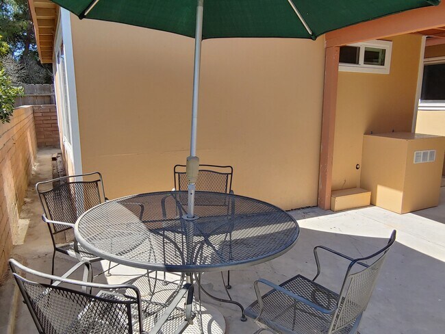 Foto del edificio - 5345 Northridge Ave