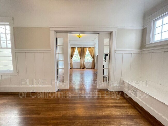 Building Photo - 1053 Divisadero St