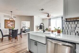 Building Photo - 330 E Las Colinas Blvd