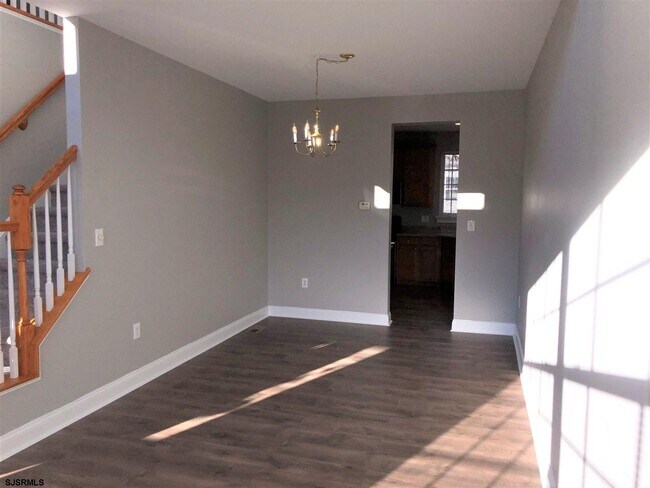 Building Photo - 203 Sea Pine Dr