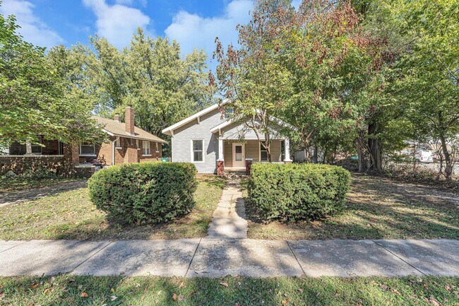 Foto del edificio - 3 Bed | 1 Bath | Loft | FULLY Remodeled | Springfield MO | PETS WELCOME!