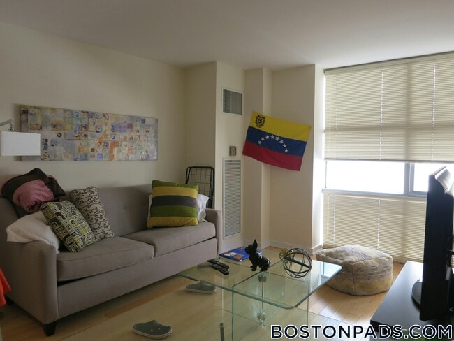 Building Photo - 40 Boylston St