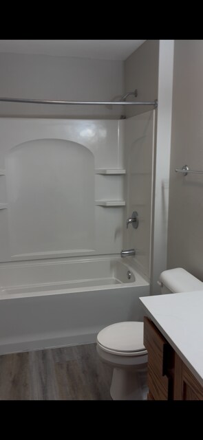 Baño - 815 Meadowview Ln