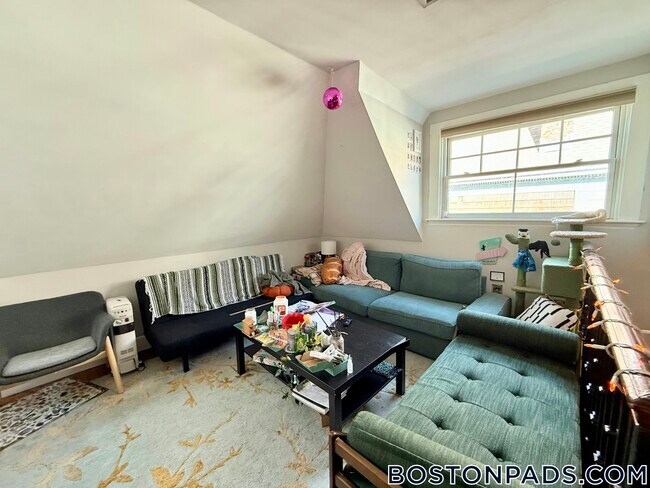 Building Photo - 126 Calumet St