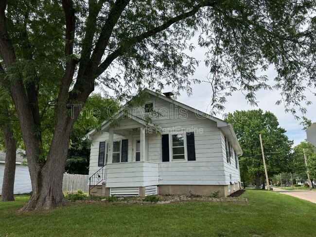 Building Photo - 122 Lawndale Ave