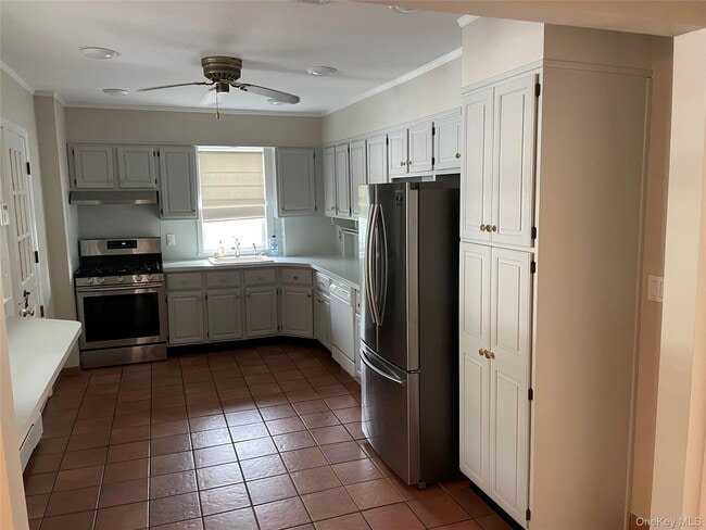 Foto del edificio - 56 Nassau Blvd