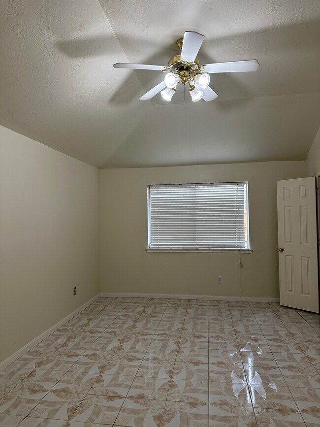 Foto del edificio - 3101 Meadow Bay Dr