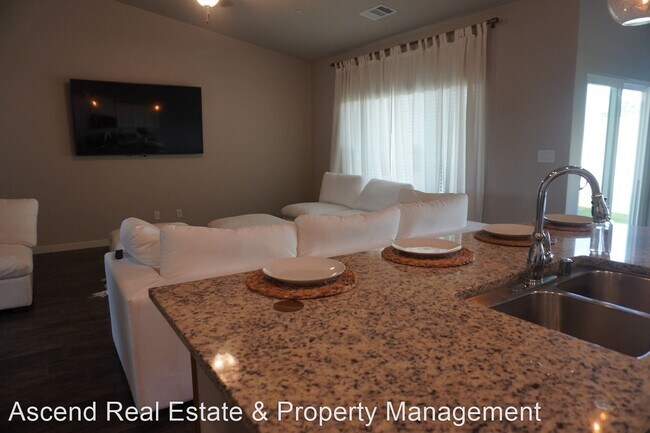 Foto del edificio - 3 br, 2 bath House - 7112 Bidwell Drive