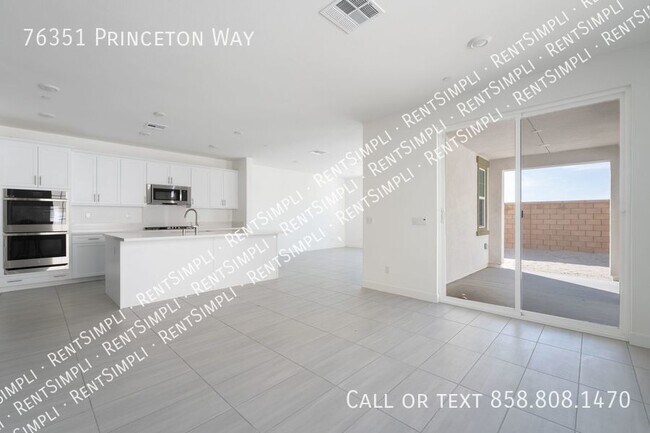 Building Photo - 1 Month Free Rent!
